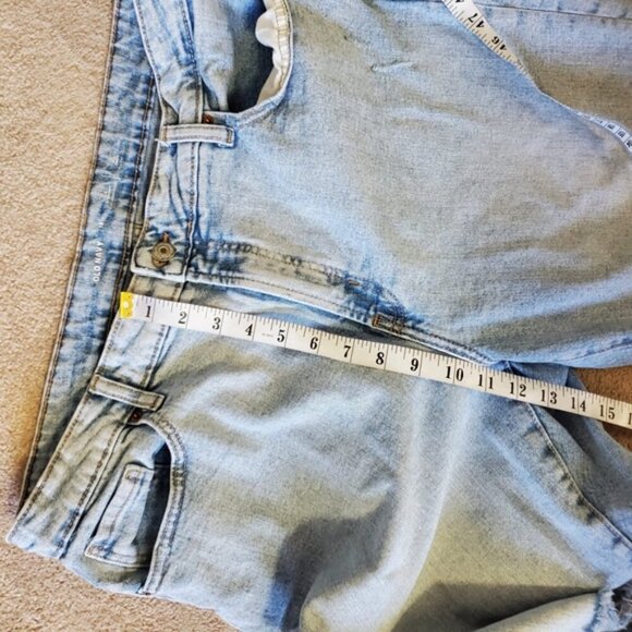 Old Navy High Rise OG Straight Distressed Light Wash Jeans 18 - Picture 4 of 9
